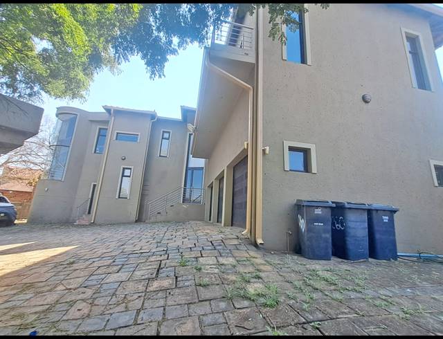 5 BEDROOM HOUSE FOR SALE IN PRETORIUSPARK